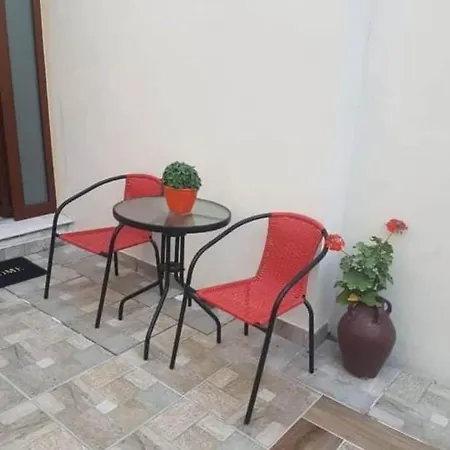 Apartment Niochori 3 *