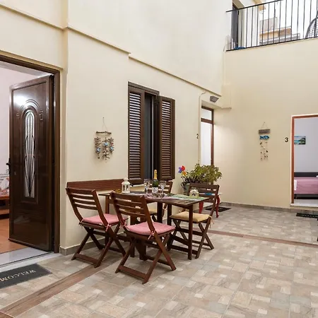 Apartment Niochori 3 *