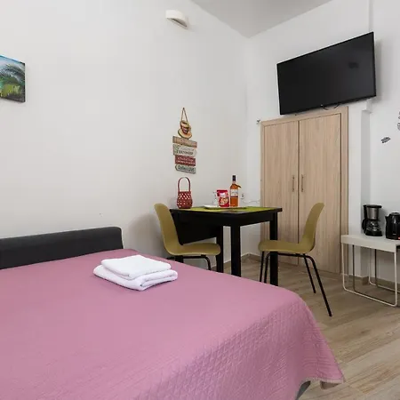Apartment Niochori 3 *