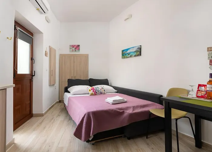 Apartament Niochori 3 *